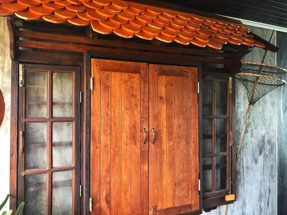 Mangrove House Lanta Old Town 호텔 란타섬 2*, 코란타